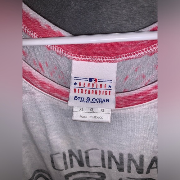 Genuine Merchandise 5th & Ocean Clothing LLC Cincinnati Reds sheer shirt size XL - Picture 2 of 3